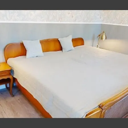 Ferienwohnung 24 Am Saseler Markt Hochwertig Renoviert